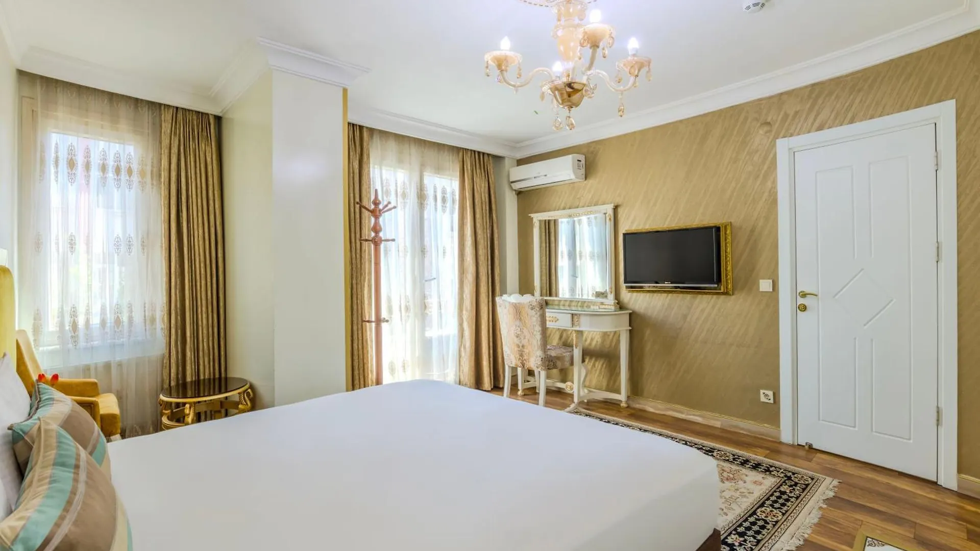 Lemis Suite Istanbul 3*,